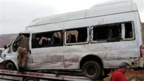 E­l­a­z­ı­ğ­­d­a­ ­k­a­ç­a­k­ ­g­ö­ç­m­e­n­l­e­r­i­ ­t­a­ş­ı­y­a­n­ ­m­i­n­i­b­ü­s­ ­d­e­v­r­i­l­d­i­:­ ­2­6­ ­y­a­r­a­l­ı­